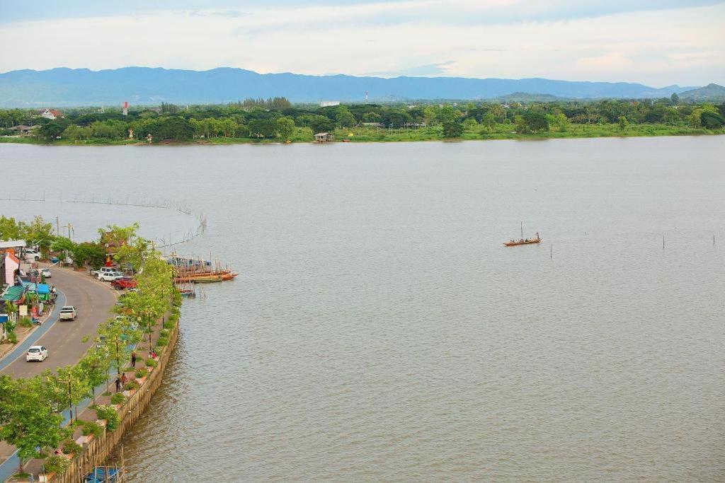 Phuglong Hotel Phayao Exteriör bild